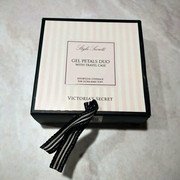 Victoria's Secret Other - Gel Petals Duo with Travel Case